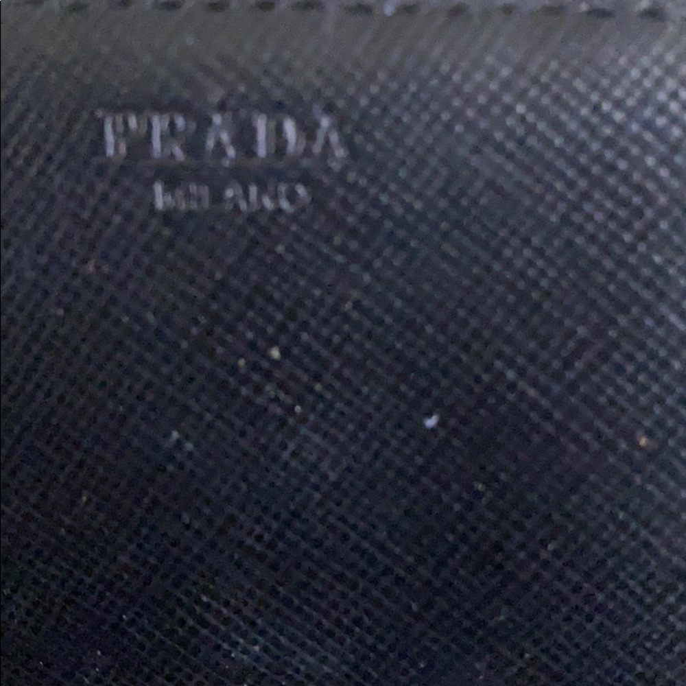Prada - Picture 2 of 6